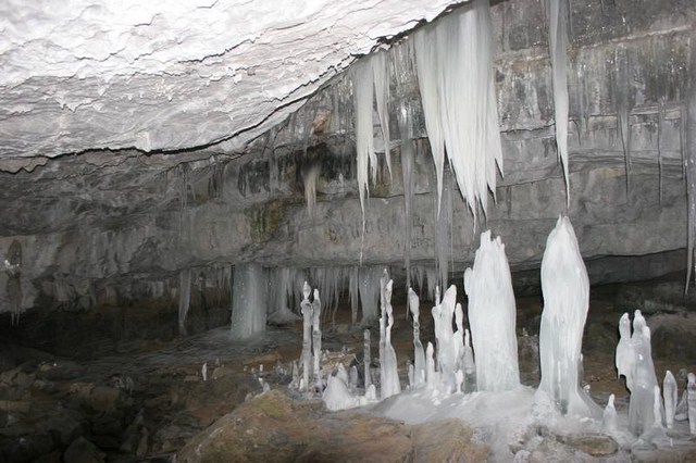 Азасская пещера в Горной шории