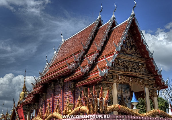 Храм на Пхукете, в Таиланде