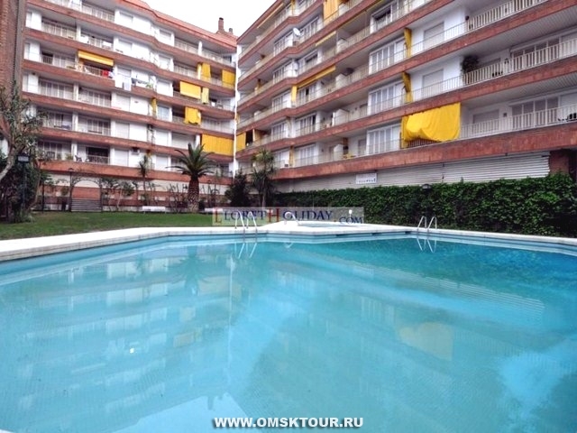 Фото бассейна квартиры в Испании для аренды 
